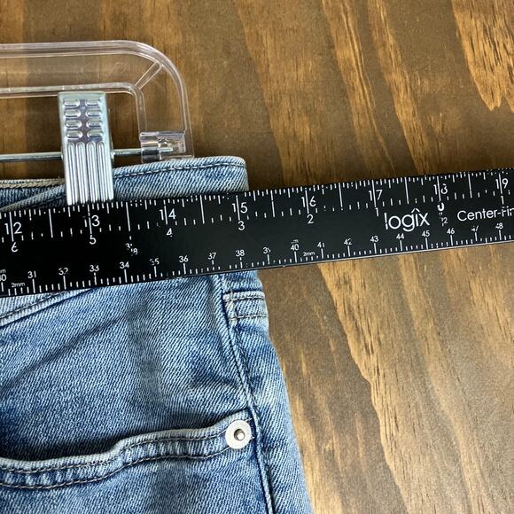 Ralph Lauren Womens Shorts Light Wash Denim Mid Rise Rolled Up Stretch 8 - Picture 6 of 11